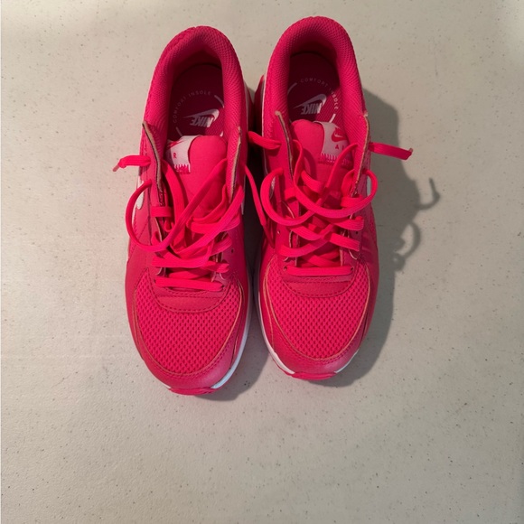Nike Hot Pink Running Shoes - Picture 1 of 3